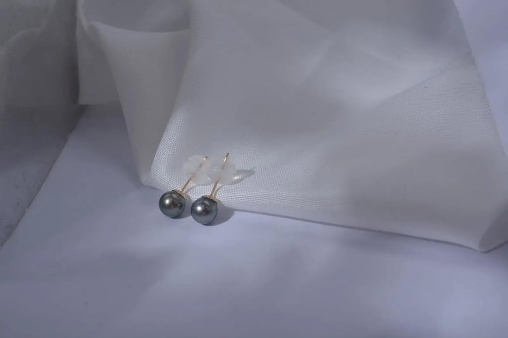 18K Yellow Gold Natural Tahiti Black Pearl Earrings | Round Pearl, 4-5mm Pearl Size, Fine Jewelry