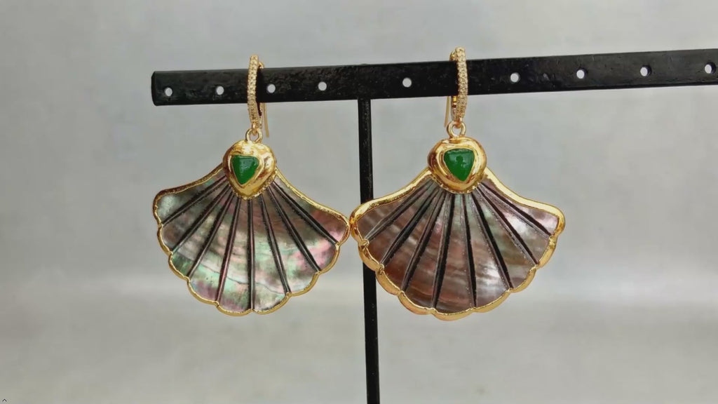Natural Black Shell Carved Mother Of Pearl Green Agate Ginkgo Leaves Charm Dangle Earrings