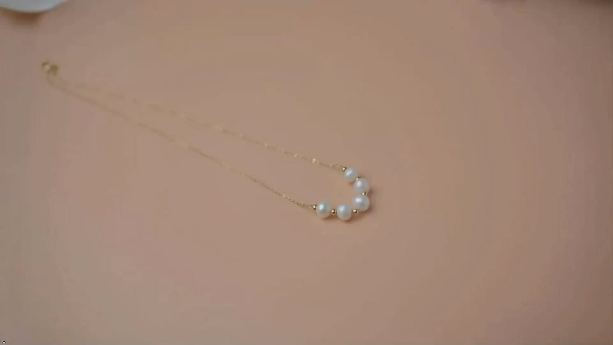 Natural Freshwater Pearl and 18 K Gold Smile Necklace